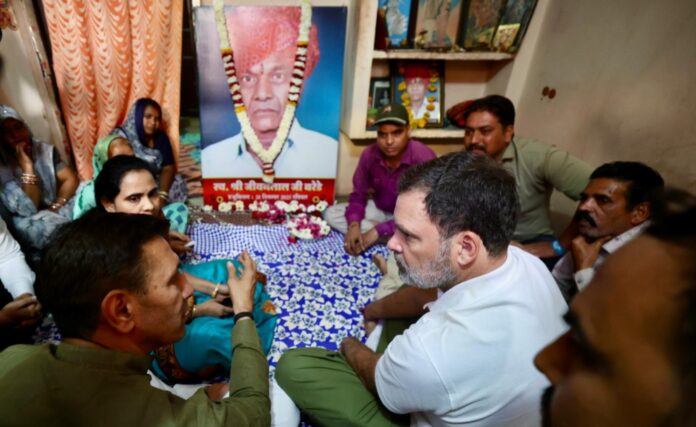 ಮಧ್ಯಪ್ರದೇಶ | ಕಲುಷಿತ ನೀರು ಸೇವಿಸಿ ಸಾವಿಗೀಡಾದ ಸಂತ್ರಸ್ತರ ಕುಟುಂಬಗಳನ್ನು ಭೇಟಿ ಮಾಡಿದ ರಾಹುಲ್ ಗಾಂಧಿ